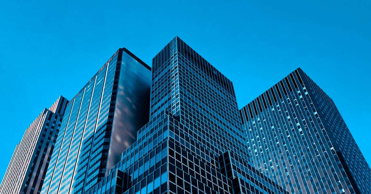 Building Trust Through Video Reactions: The Psychology of Small Gestures