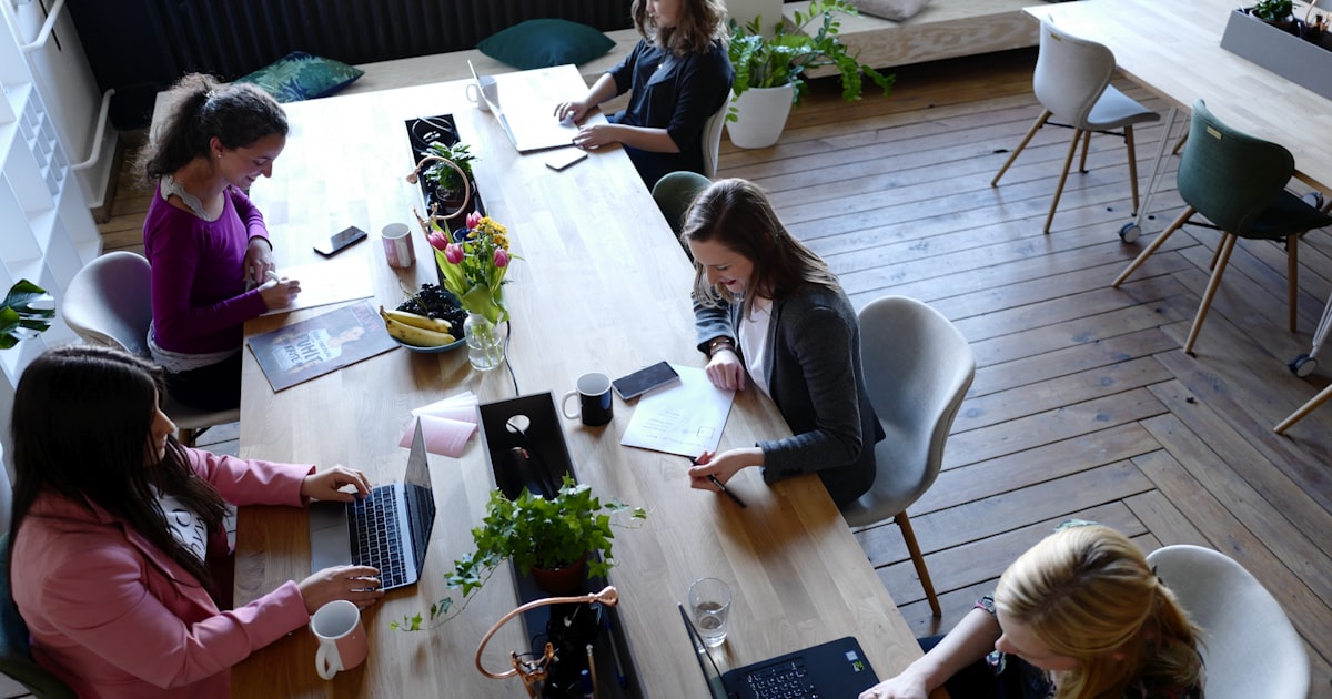 The Follow-Up Gap: Why Networking Fails After the First Meeting